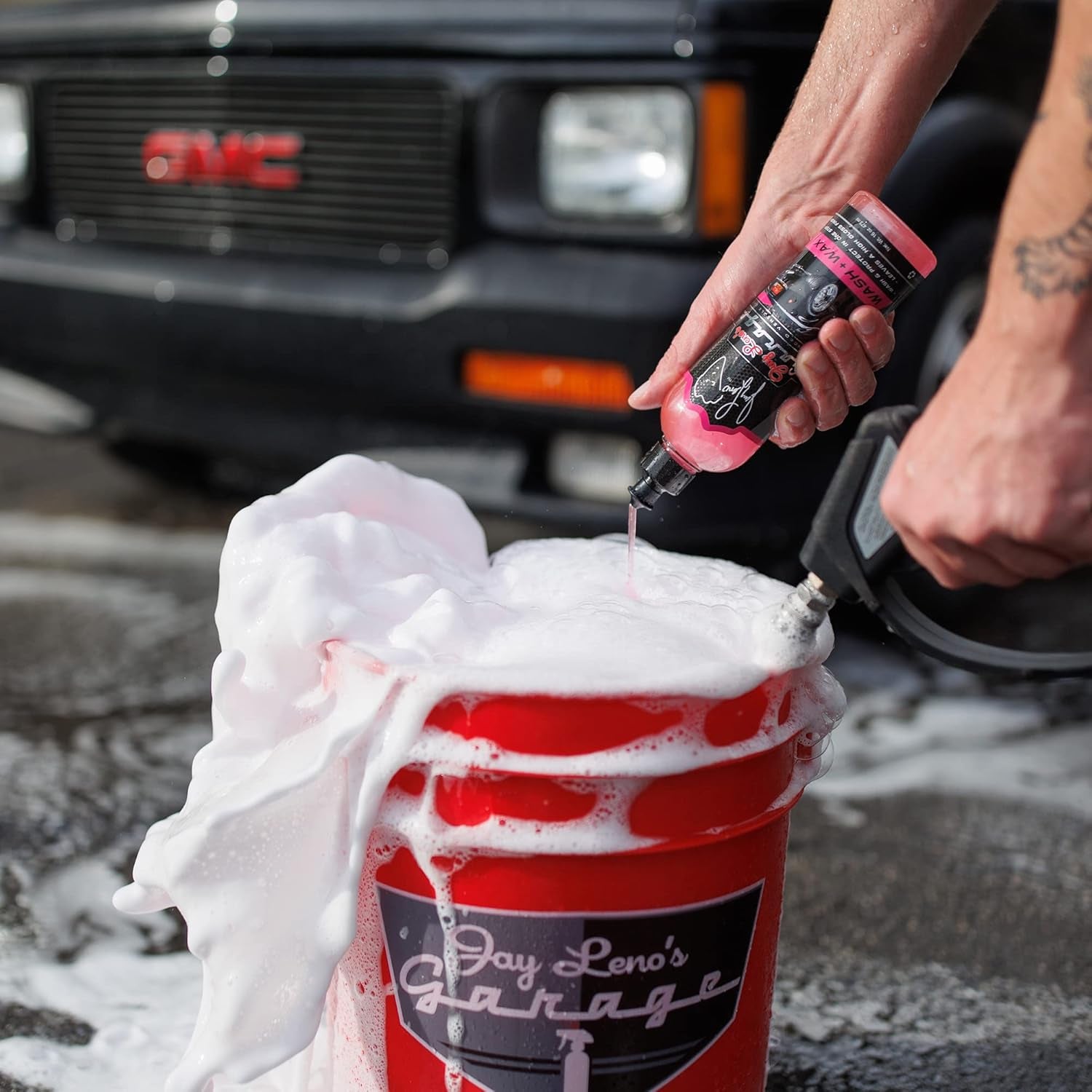 Car Detailing Kit with Bucket – Essential Car Cleaning Kit, Sprays, Liquids, Microfiber Towels, Applicators and Wash Mitt, All-In-One Car Detailing Kits for Interior & Exterior Care
